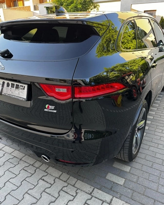 Jaguar F-Pace cena 171000 przebieg: 129500, rok produkcji 2019 z Warszawa małe 326